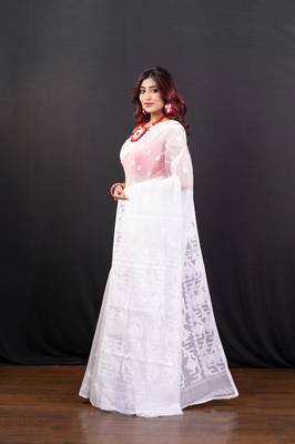 White cotton jamdani saree with self woven motifs 2