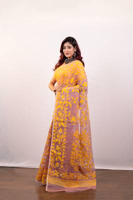 Charm pink cotton jamdani saree with yellow leaf jaal motifs 2