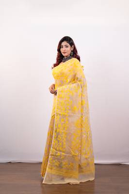 Beige cotton jamdani saree with yellow leaf jaal motifs 2