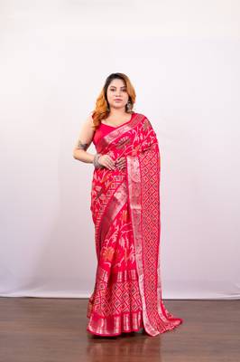 Pink soft dola art silk blend saree with floral jaal print 1