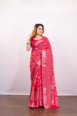 Pink soft dola art silk blend saree with floral jaal print 2