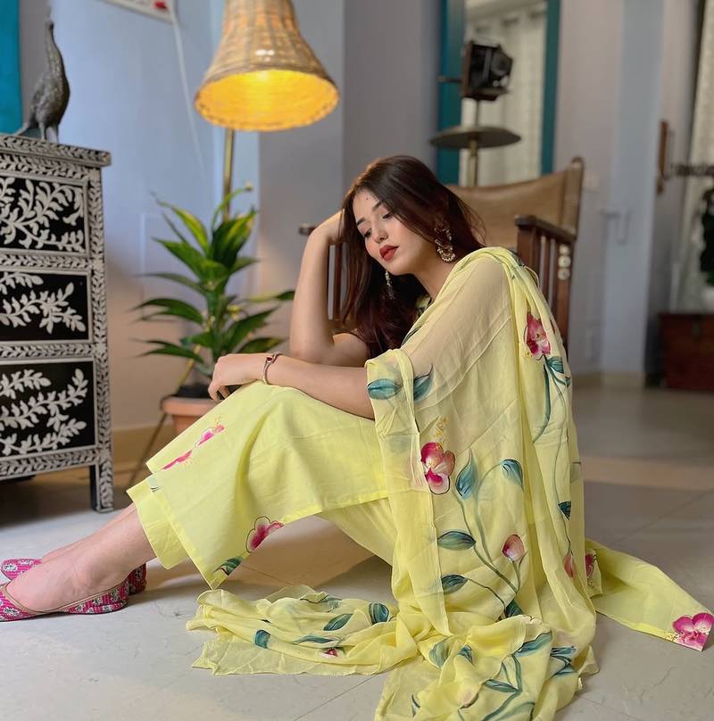 Floral Women's Crepe Fabric Straight Kurta,Pant and Dupatta Set