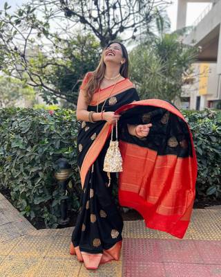 Black art silk zari sarees with blouse 3
