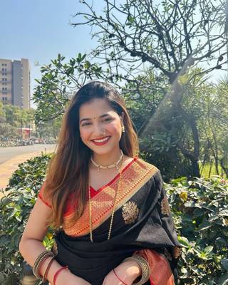 Black art silk zari sarees with blouse 5