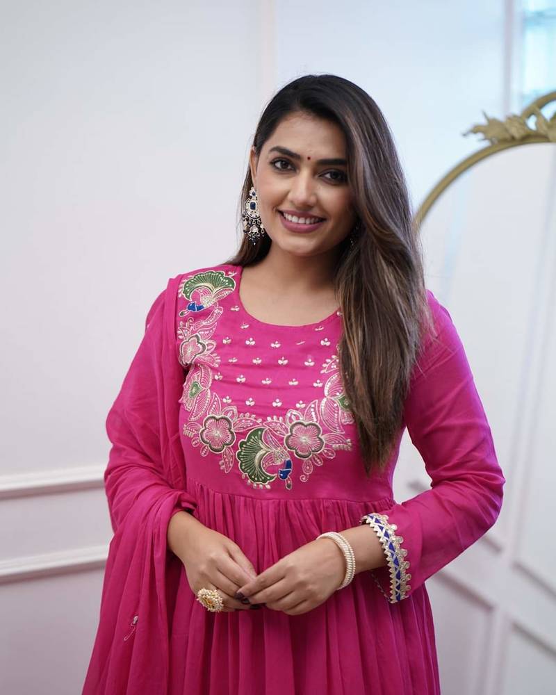 Women's Chinnon Fabric Flarred Kurta, Pant and Dupatta Set