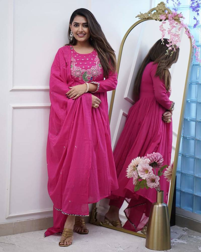 Women's Chinnon Fabric Flarred Kurta, Pant and Dupatta Set