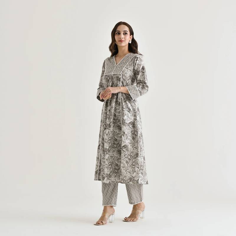 Women's Rayon Slub Fabric Printed Straight Kurta and Pant