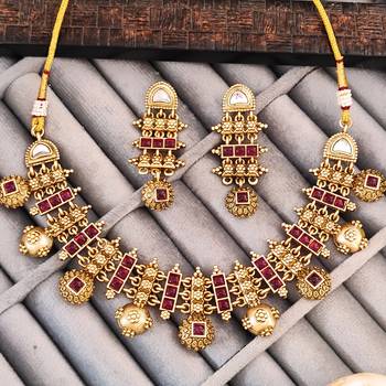 Traditional gold-plated necklace and earrings set with red stones, antique design, wedding jewellery 1