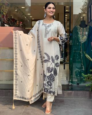 Women's Chinnon Staight Kurta, Pant and Dupatta Set 1