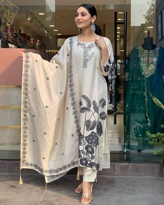 Women's Chinnon Staight Kurta, Pant and Dupatta Set 5