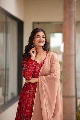 Maroon girlie partywear printed gown for trendy looks 2