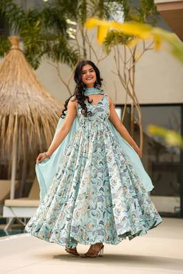 Sea green girlie partywear printed gown for trendy looks 1