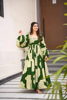 Green girlie partywear printed gown for trendy looks 1