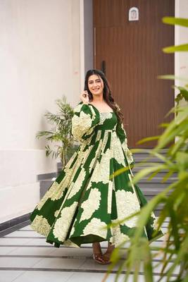 Green girlie partywear printed gown for trendy looks 3