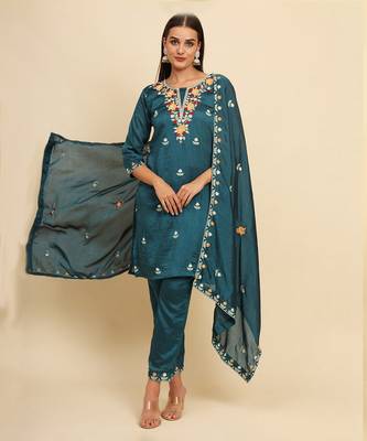 Green silk blend embroidered kurta with pant and dupatta 1