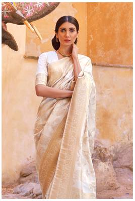 Off white kouram silk bland sequance & thread work saree with Blouse 4