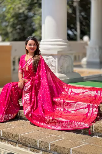 Soft art Silk Blend saree with zari weaving meenakari design