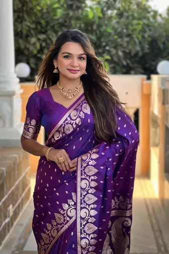 Soft art Silk Blend saree with zari weaving meenakari design