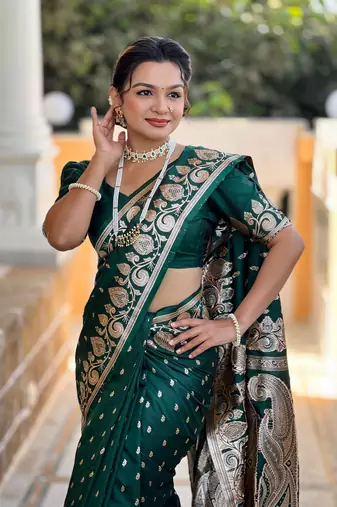 Soft art Silk Blend saree with zari weaving meenakari design