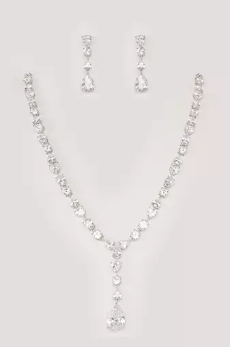 White diamond white finish necklace set
