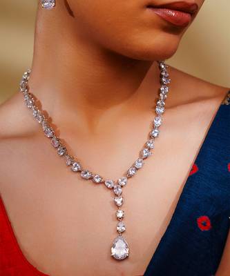 White diamond white finish necklace set 4