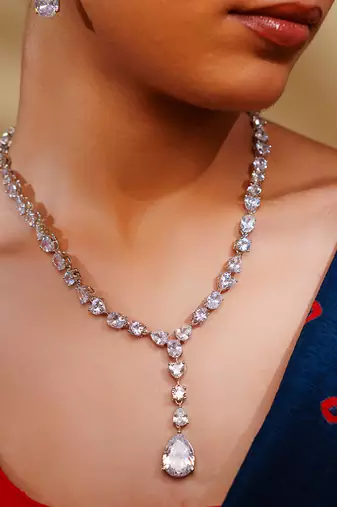 White diamond white finish necklace set