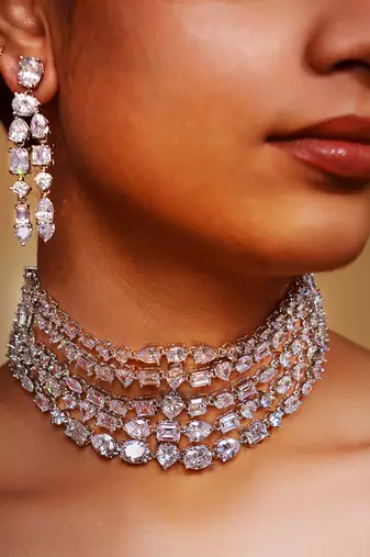 White diamond white finish necklace set