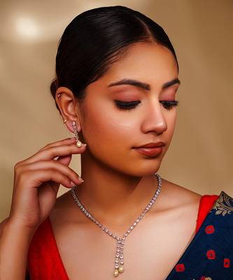 White diamond white finish necklace set 1