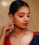 White diamond white finish necklace set