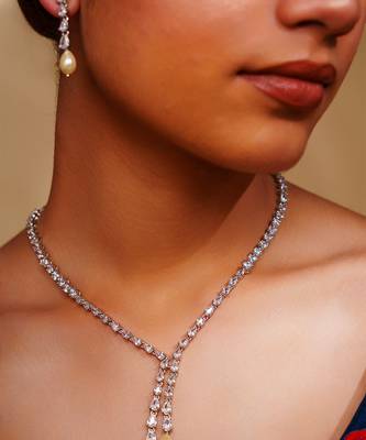 White diamond white finish necklace set 3