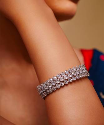 White diamond white finish bracelet 4