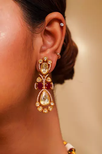 Dramatic and stylish moissanite set with matching earrings
