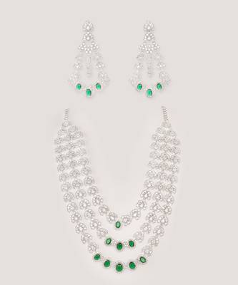 Bold and dramatic emerald 3 line diamond set with earrings 2