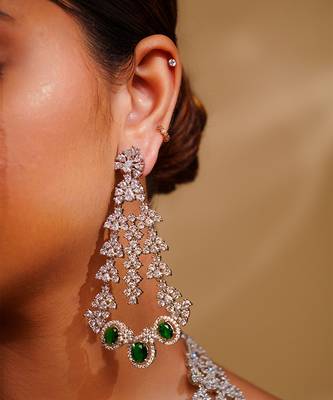 Bold and dramatic emerald 3 line diamond set with earrings 3