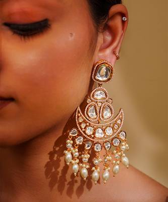 Dramatic and elegant pair of moissanite earrings 3
