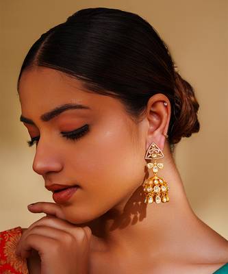 Dramatic and elegant pair of moissanite earrings 1