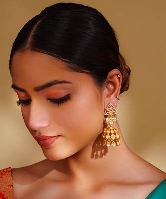 Dramatic and elegant pair of moissanite earrings 2