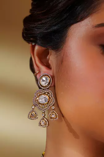Bold and dramatic2- line kundan necklace with earrings