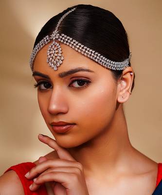 Elegant and stunning diamond mathapatti 1