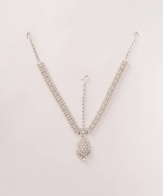 Elegant and stunning diamond mathapatti 2