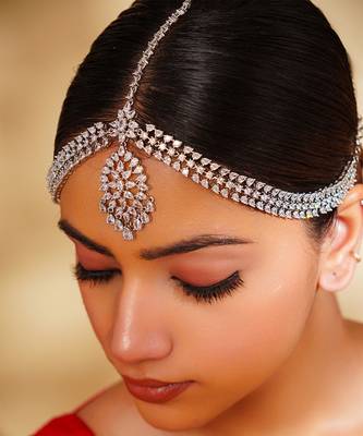 Elegant and stunning diamond mathapatti 3