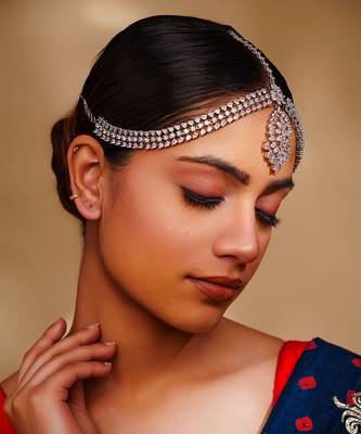 Elegant and stunning diamond mathapatti 4