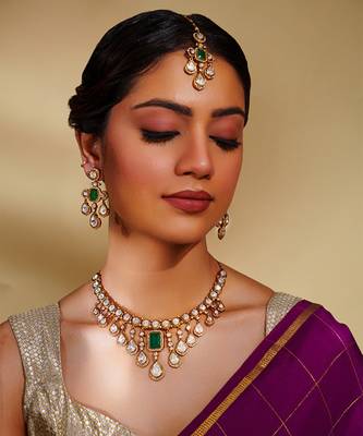 Dramatic and stylish moissanite set with matching earrings 1