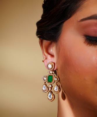 Dramatic and stylish moissanite set with matching earrings 2