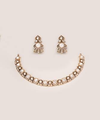 Bold and dramatic two tone finish kundan polki necklace set 2