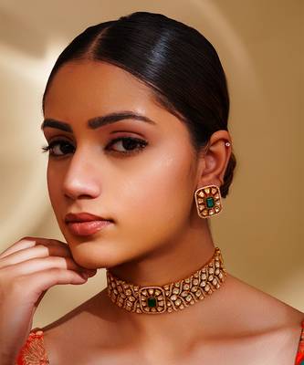 Dramatic and stylish moissanite choker set with matching earrings 1