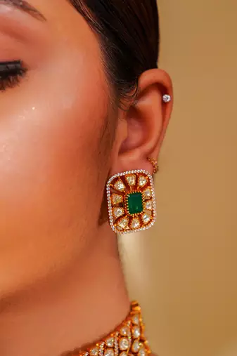 Dramatic and stylish moissanite choker set with matching earrings