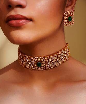 Dramatic and stylish moissanite choker set with matching earrings 4