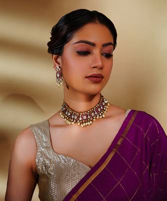 Dramatic and stylish necklace set with red stones 1
