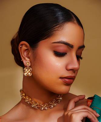 Dramatic and stylish moissanite choker set with matching earrings 1